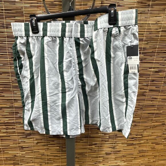 Men's 6.5" Striped Reguar Fit Pu-on Shorts - Origina Use™ Size L - Picture 2 of 3